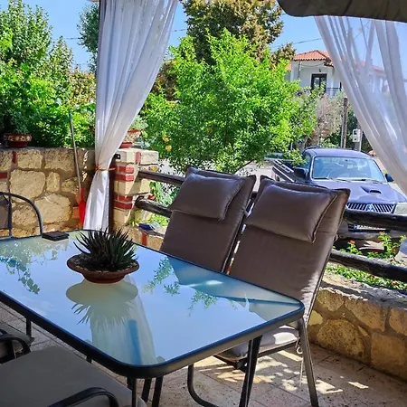 Ferienhaus Artemis Stone House *