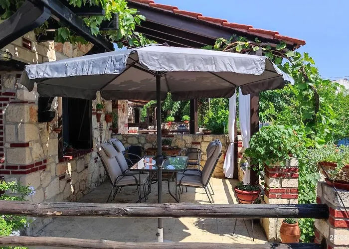 Artemis Stone House Tatil Evi