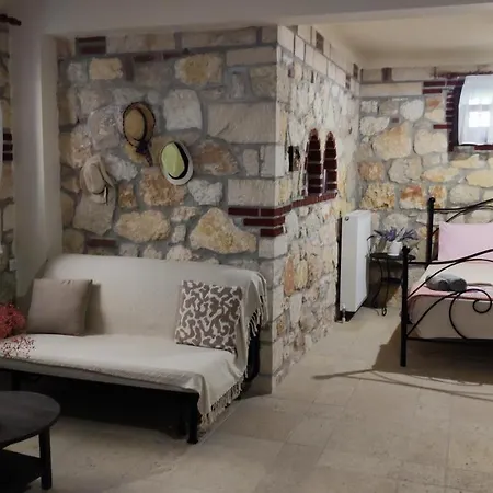 Artemis Stone House Feriehus *