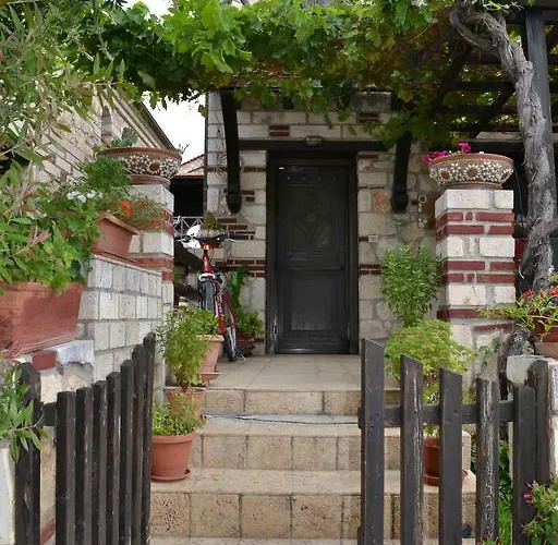 Feriehus Artemis Stone House *