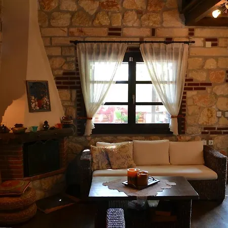 بيت للعطل Artemis Stone House