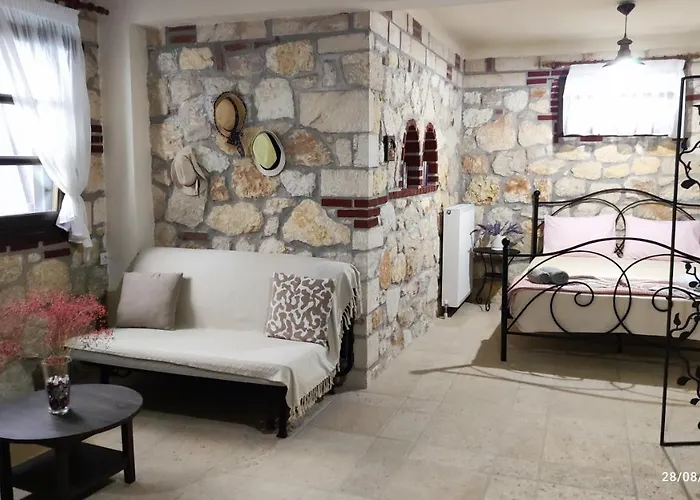 Artemis Stone House * 普萨克迪亚