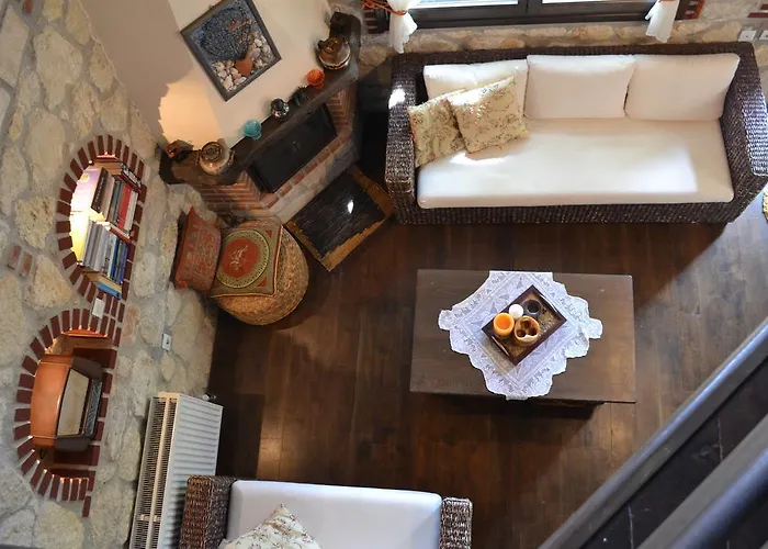 Artemis Stone House 普萨克迪亚