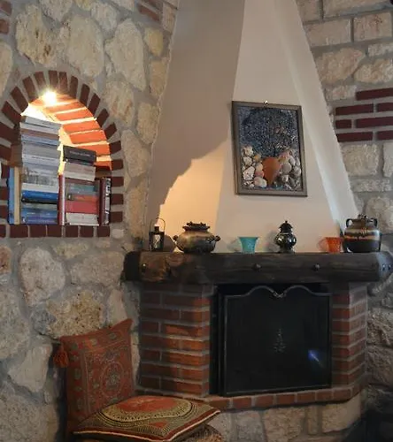 Artemis Stone House * 普萨克迪亚